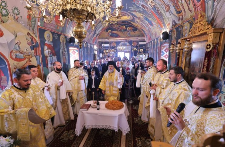 Hram și sfințire la biserica ”Sf. Ioan Evanghelistul” din Odobești