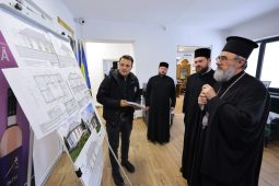 Arhiepiscopia Buzăului și Vrancei va construi case pentru 3 familii din Rucăreni, rămase pe drumuri în urma incendiului din 26 aprilie 3 ciprian rucareni 1