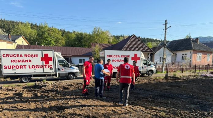 FOTO Filialele Crucii Roșii din toată țara, solidare cu oamenii din Rucăreni care au rămas fără case