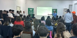 FOTO Elevii de la profilul chimie-biologie, dialog deschis cu medicii Spitalului Județean Focșani, despre profesie, provocări și satisfacții