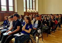 Seminar de educație juridică pentru elevi, cu magistrați, avocați, polițiști și alți specialiști elevi tribunal