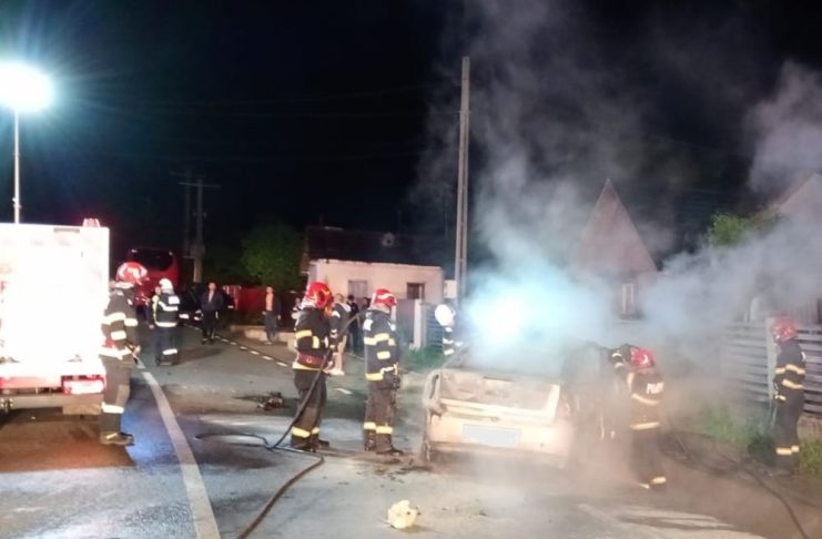 O tânără rănită în accidentul de azi noapte, transferată cu elicopterul la București
