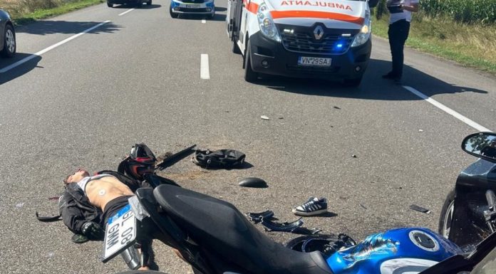 Coliziune între un autoturism și o motocicletă la Mândrești / Doi răniți, un tânăr și o adolescentă