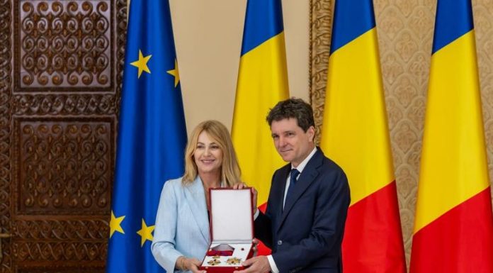 FOTO-VIDEO Nadia Comăneci, decorată cu cea mai înaltă distincție a statului român
