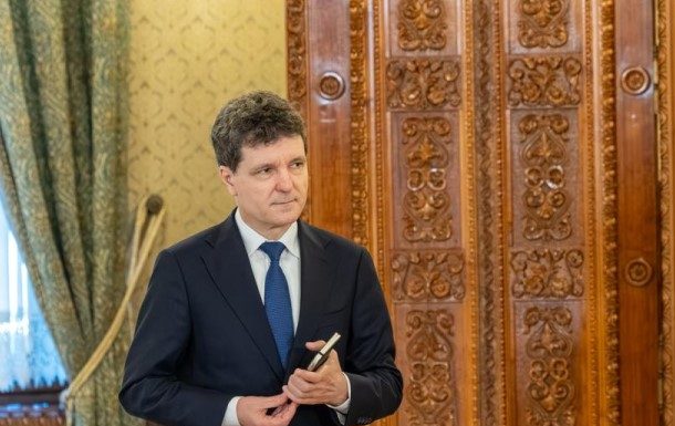 Președintele Nicușor Dan cheamă partidele la consultări, astăzi după-amiază / Urmează să desemneze un nou prim-ministru