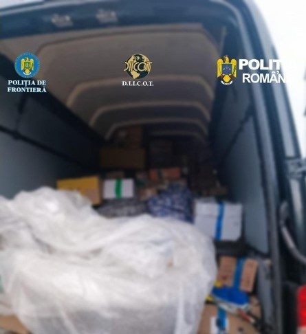 FOTO-VIDEO 137 de percheziții în Vrancea și alte 3 județe într-un dosar de contrabandă, trafic de substanțe toxice, dare de mită / Sunt vizați și polițiști și vameși
