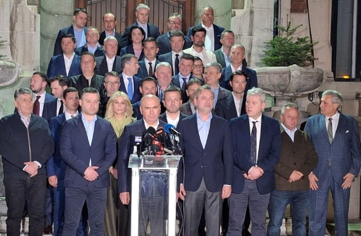 PNL temporizează: o minoritate își dorește continuarea guvernării cu PSD