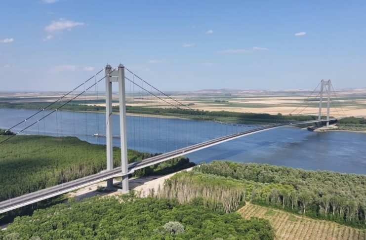 Atenție, șoferi: restricții temporare de circulație pe podul suspendat peste Dunăre!