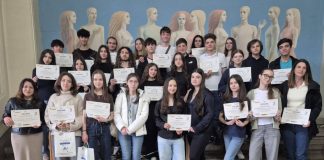 Multe premii pentru elevii cuziști la concursuri naționale de chimie