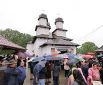 FOTO A fost sfințită biserica Parohiei Nereju Mare 3 sfintire biserica nereju 4