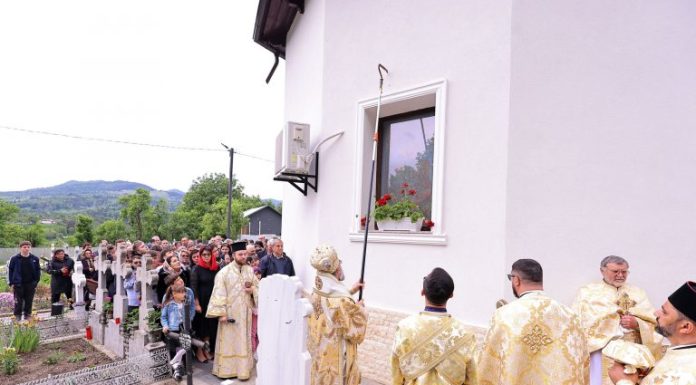 FOTO A fost sfințită biserica Parohiei Nereju Mare
