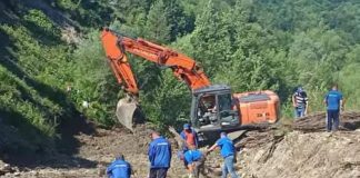 VIDEO Lucrări de apărare maluri pe 3 cursuri de apă din Vrancea