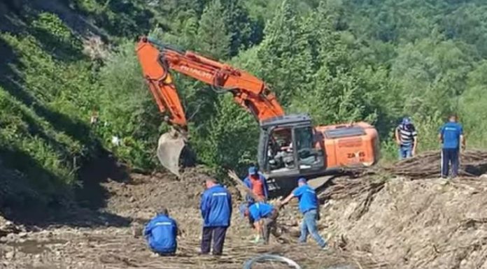 VIDEO Lucrări de apărare maluri pe 3 cursuri de apă din Vrancea