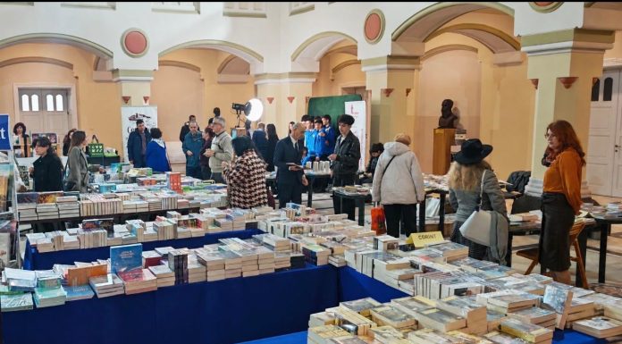 Biblioteca Judeţeană invită scriitorii vrânceni să se înscrie în programul de lansări de carte din cadrul Târgului de Carte de la Focşani, ediţia a XX-a