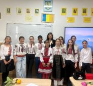 FOTO Eroi au fost, eroi sunt încă... - celebrare a Înălțării la cer a Mântuitorului, a Eroilor Neamului și a Sfinților Împărați de către elevii Școlii Gimnaziale ,,Emil Atanasiu” Garoafa 1 ziua eroilor garoafa
