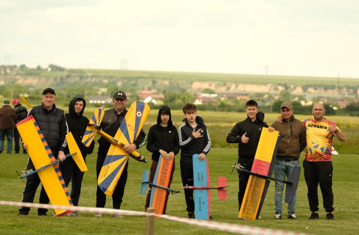 FOTO: Victorii vrâncene la Concursul de Aeromodele Cupa Aerostar Bacău