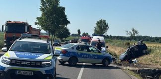 O persoană este resuscitată în urma accidentului de la ieșirea din Adjud