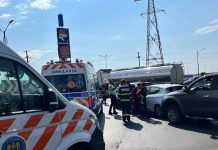 Scaunul auto asigurat corespunzător a salvat viața unui copil / Sfaturile cadrelor medicale de la Ambulanță accident 2