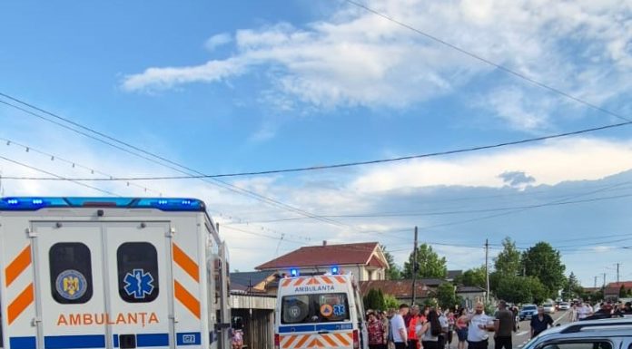 Patru persoane rănite într-un accident la Gologanu / Printre răniți, o tânără însărcinată și un copil de 7 ani