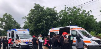 Accident rutier în Slobozia Bradului / Un bărbat și 5 minori, aflați într-un triciclu, răniți ușor
