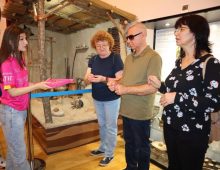 FOTO Muzeul de Arheologie și Istorie Medievală, accesibilizat pentru nevăzători, cu sprijinul echipei de robotică AICitizens 4 aicitizens nevazatori 2