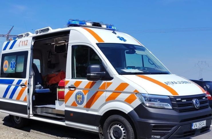 Copilă de 4 ani, rănită într-un accident rutier produs la Nănești