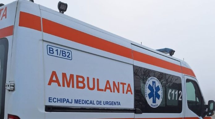 Bărbat pe motoscuter, rănit într-un accident rutier