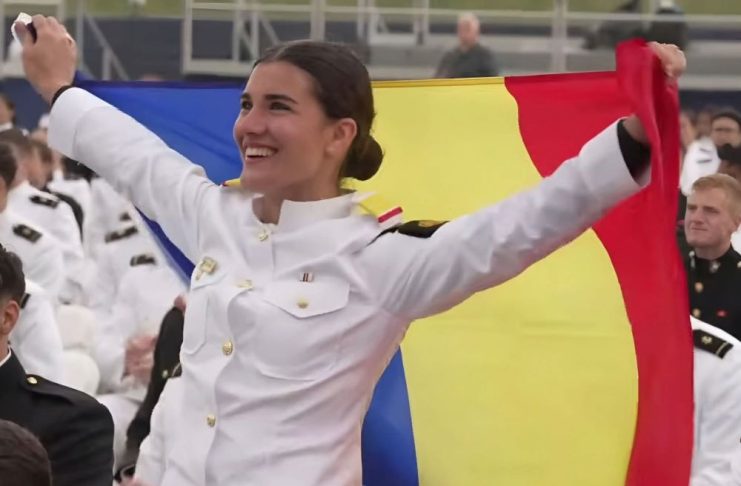 O tânără din Adjud a absolvit Academia Navală a Statelor Unite ale Americii din Annapolis