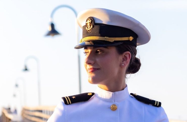Povestea tinerei din Adjud, Ana Gafton, în presa militară: De la Câmpulung la Annapolis, sub pavilion românesc