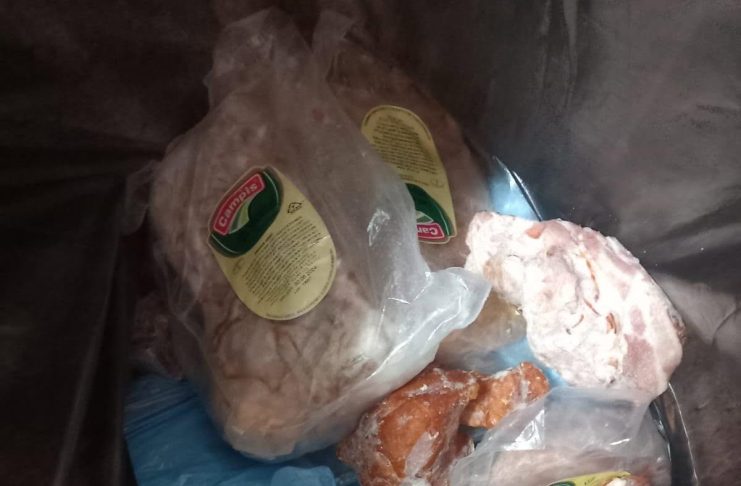 FOTO Produse alimentare stricate scoase la comercializare. Amenzi de peste 4,4 milioane de lei date de Protecția Consumatorilor