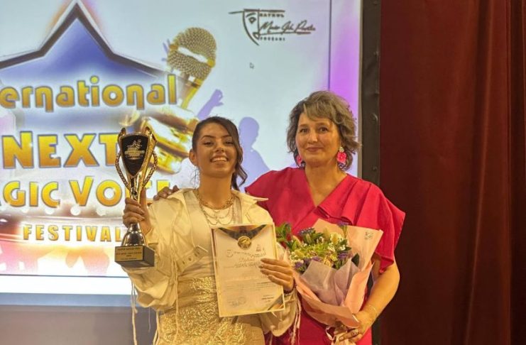 O tânără talentată din Vrancea, câștigătoarea marelui trofeu la International Next Magic Voice