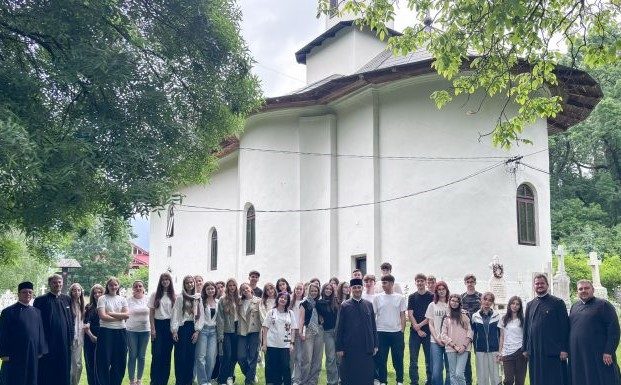 FOTO Parteneriatul dintre Biserică și Școală: Pași pe urmele istoriei și credinței în Protoieria Panciu