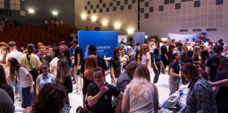 18 facultăți prezente la Târgul Educațional Focșani. Sala Balada, plină de elevi interesați de oferta universitară