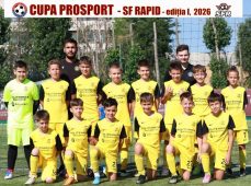 FOTO Cupa Pro Sport la fotbal, premieră de succes la București / Narcis Răducan a oferit premiile 5 fotbal copii