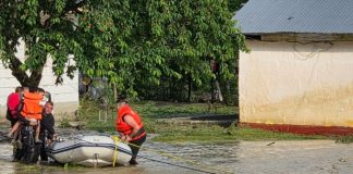 Mal de pământ rupt la Bogza. 40 de persoane evacuate preventiv