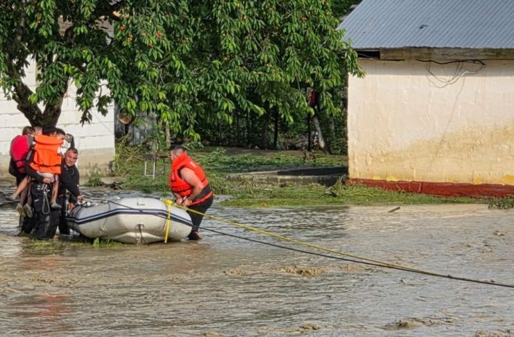 Mal de pământ rupt la Bogza. 40 de persoane evacuate preventiv