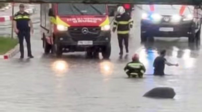 ULTIMA ORĂ Subsoluri, gospodării, străzi și parcări inundate, în Focșani și în comunele din județ