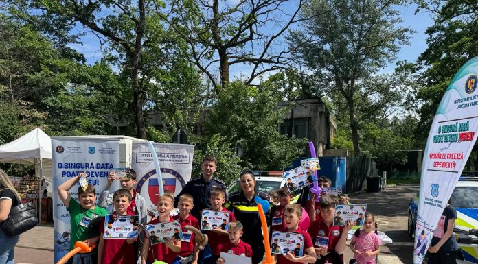 FOTO Polițiștii, alături de copii de 1 Iunie