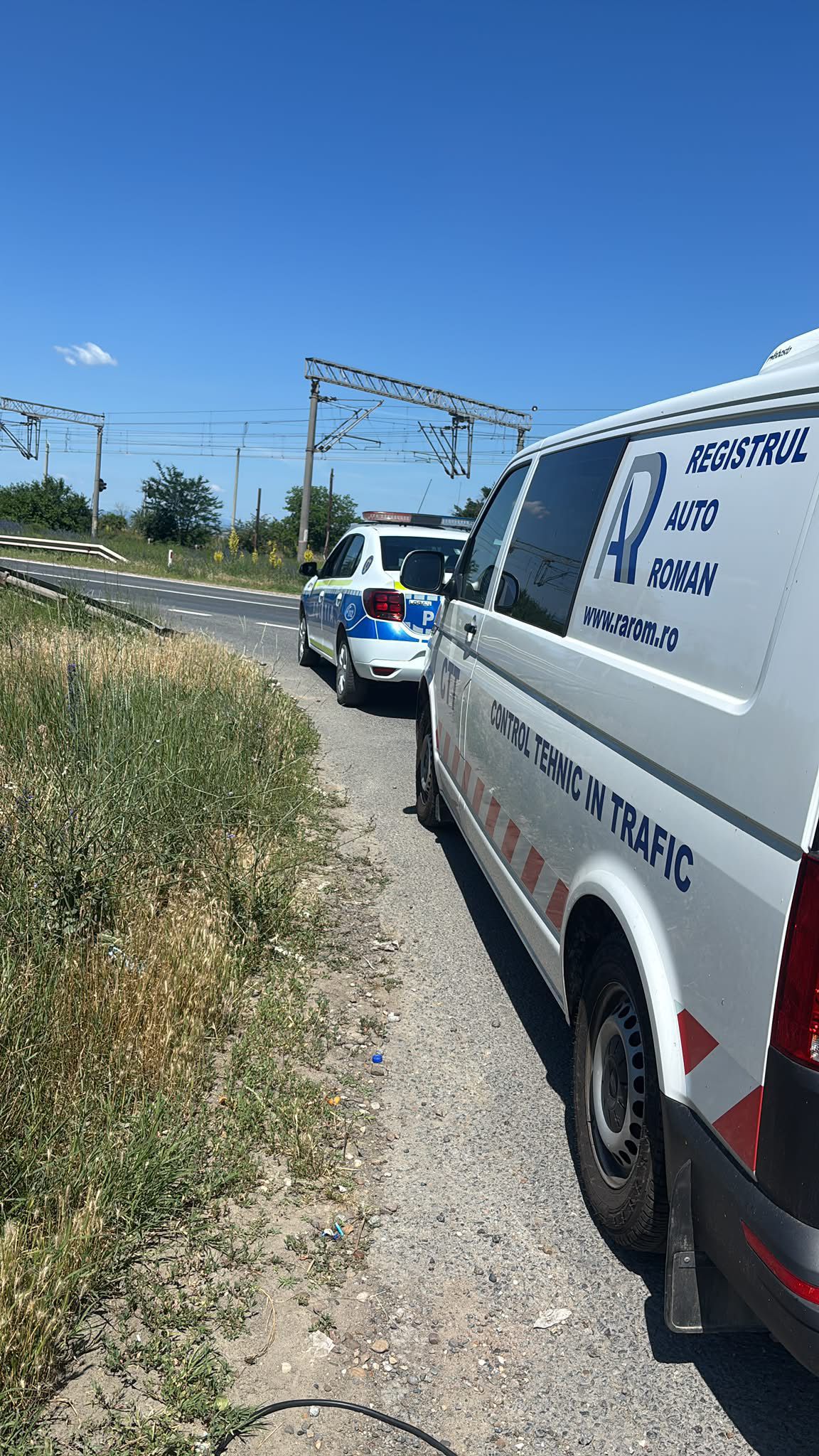 Acțiune a polițiștilor vrânceni pentru prevenirea accidentelor rutiere în zona trecerilor la nivel cu calea ferată 4 politie arr 2