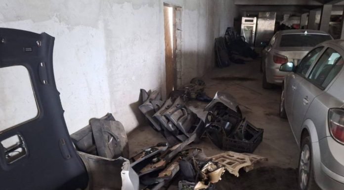 FOTO Service auto din Câmpineanca, sancționat de comisarii de mediu