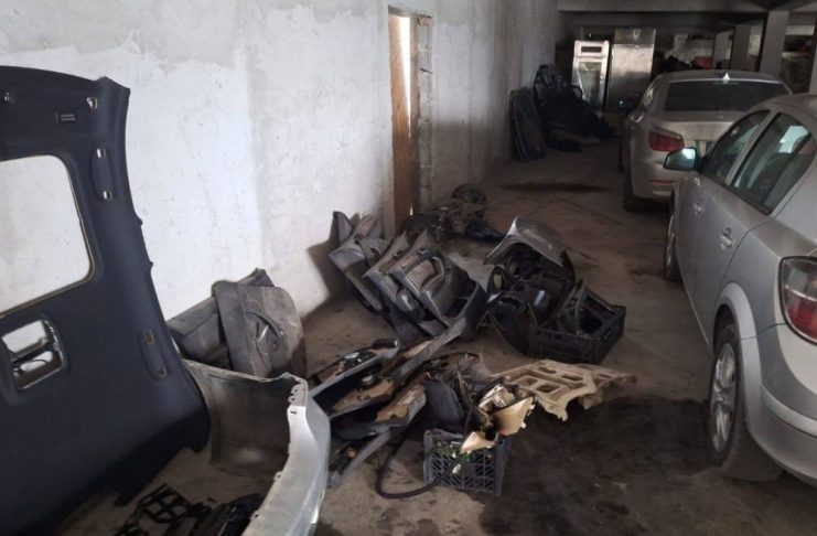 FOTO Service auto din Câmpineanca, sancționat de comisarii de mediu