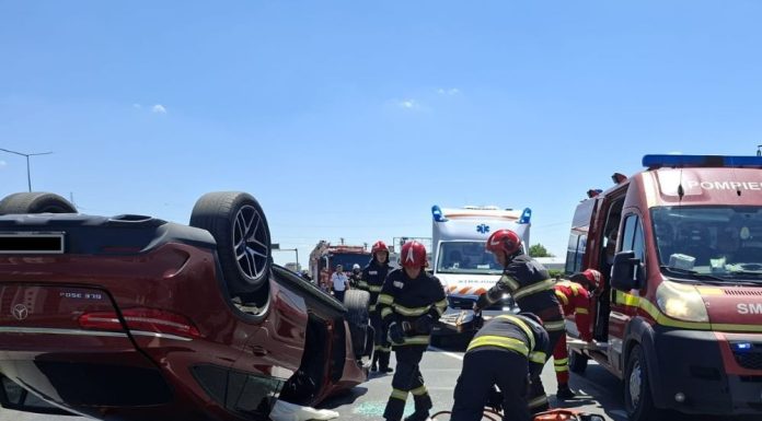 O persoană rănită în accidentul de la ieșirea din Focșani a fost descarcerată de pompieri