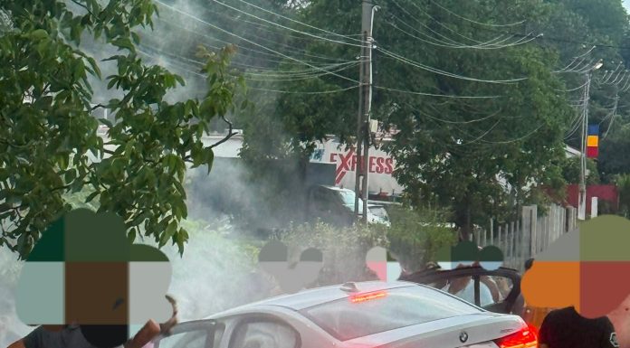 Trafic blocat la Vidra / O mașină a ajuns în șanț