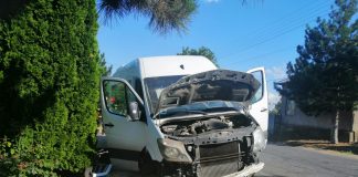 Un microbuz a ieșit în decor, la Jariștea