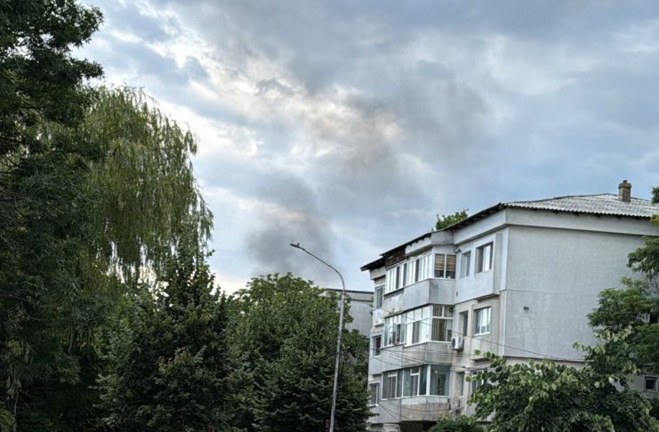 Trei utilaje au luat foc în curtea unei firme a Primăriei Focșani