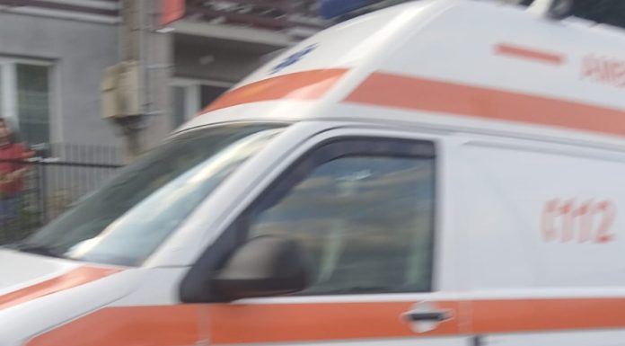 Fetiță de 5 ani lovită de o mașină