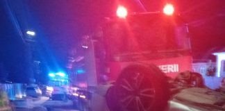 O familie cu un copil de 5 ani s-a răsturnat cu mașina / Minorul este rănit grav