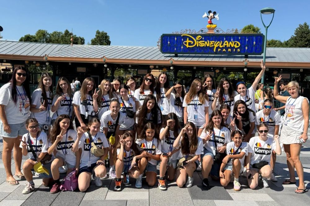 Micile handbaliste de la ALH Dinamic Focșani, vicecampioane la un turneu internațional desfășurat la Paris 4 alh disneyland