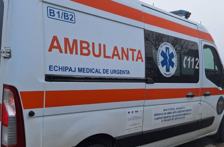 Accident rutier la Păunești / Două persoane rănite