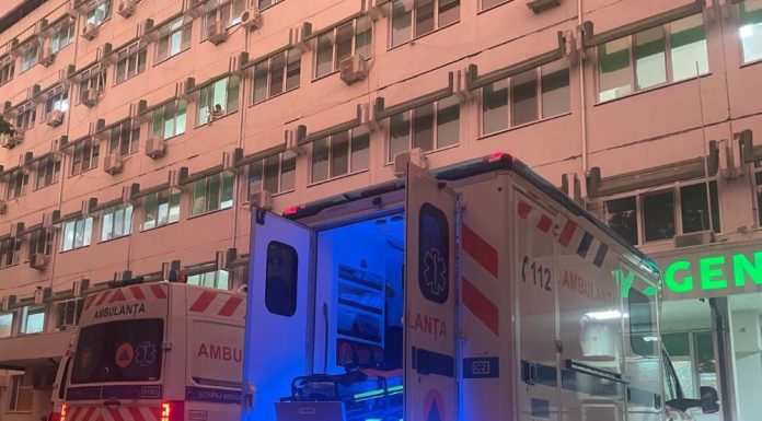 5 din cei 11 pasageri din microbuzul răsturnat azi dimineață, pe E85, au ajuns la spital, cu leziuni minore
